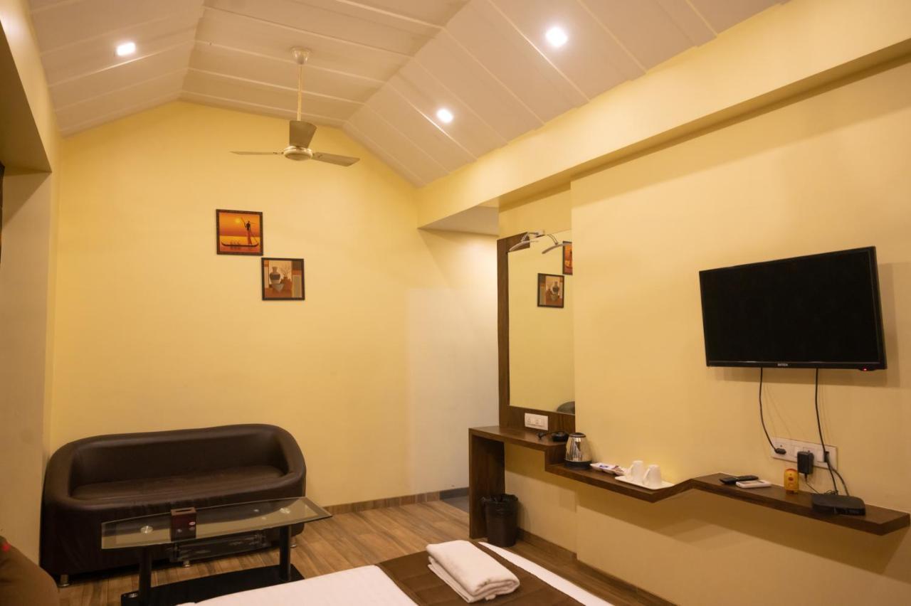 فندق Vijaya Hill View Residency نافي مومباي المظهر الخارجي الصورة
