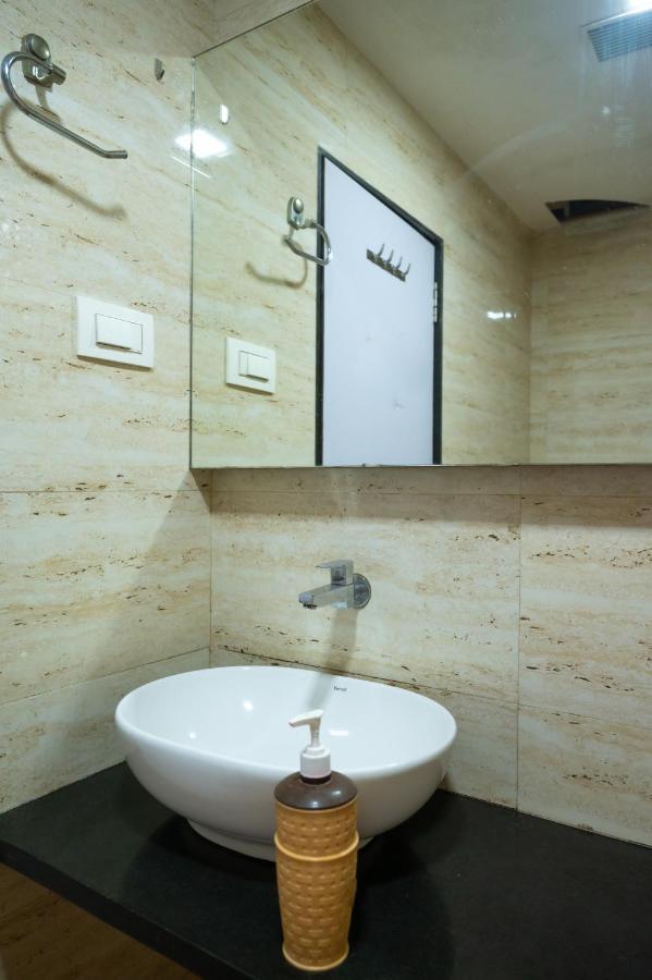 فندق Vijaya Hill View Residency نافي مومباي المظهر الخارجي الصورة